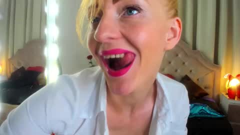 Snapshot of squirtymom chatting on 21, 9, 2025 Alisa online show from 21, 9, 2025