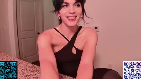 Snapshot of squrlgurl chatting on 18, 2, 2025 Earthling Gurl Michelle Allergy online show from 18, 2, 2025