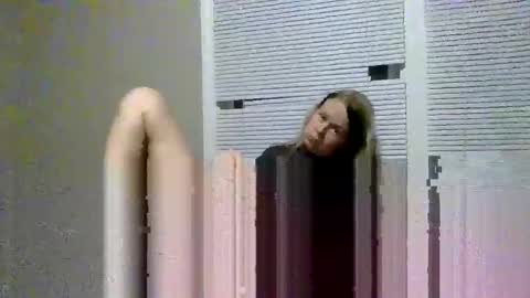 Snapshot of sriley386444137 chatting on 10, 10, 2025 sriley386444137 online show from 10, 10, 2025