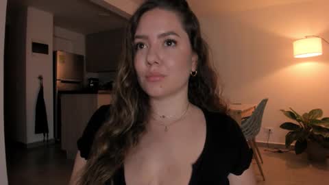 Snapshot of srta__sophie chatting on 29, 10, 2025 Sophie 3 online show from 29, 10, 2025