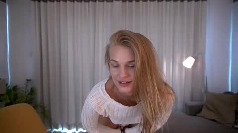 Snapshot of ssscarlett chatting on 9, 3, 2025 Scarlett online show from 9, 3, 2025