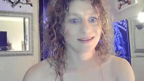 Snapshot of sstacey1 chatting on 9, 2, 2025 SStacey1 online show from 9, 2, 2025