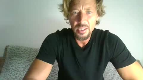 Snapshot of st_amor chatting on 11, 9, 2025 St Amor online show from 11, 9, 2025