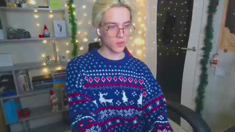 Snapshot of st_koshin chatting on 10, 12, 2024 Nick Gasai online show from 10, 12, 2024