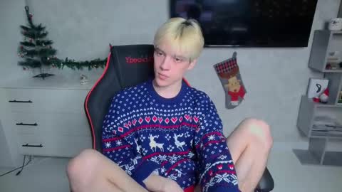Snapshot of st_koshin chatting on 16, 12, 2024 Nick Gasai online show from 16, 12, 2024