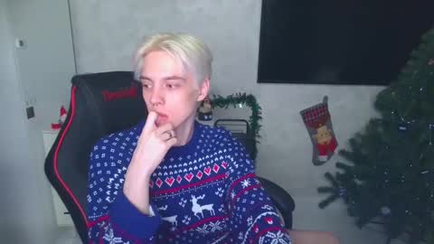 Snapshot of st_koshin chatting on 24, 12, 2024 Nick Gasai online show from 24, 12, 2024