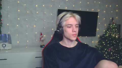 Snapshot of st_koshin chatting on 30, 12, 2024 Nick Gasai online show from 30, 12, 2024