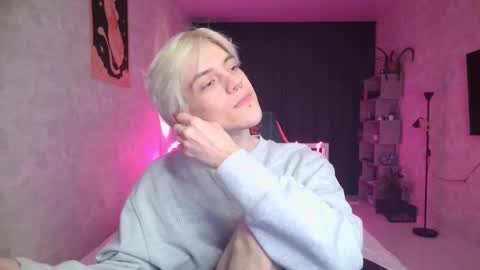 Snapshot of st_koshin chatting on 28, 1, 2025 Nick Gasai online show from 28, 1, 2025