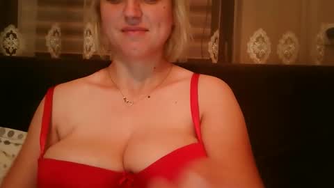 Amelly online show from 10, 10, 2025
