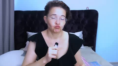 staceydarling online show from 9, 5, 2026