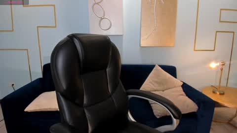 Snapshot of staceywood_ chatting on 4, 1, 2025 Stacy Woods online show from 4, 1, 2025
