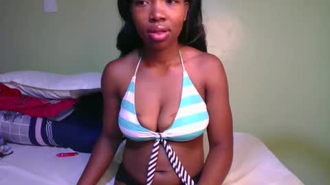Snapshot of stacy_queenl chatting on 24, 11, 2025 stacy_queenl online show from 24, 11, 2025