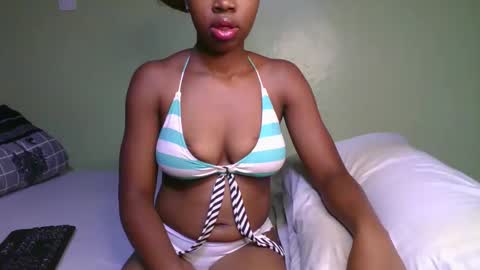 Snapshot of stacy_queenl chatting on 20, 12, 2025 stacy_queenl online show from 20, 12, 2025