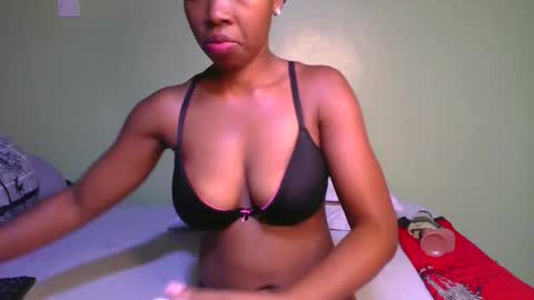 Snapshot of stacy_queenl chatting on 20, 12, 2025 stacy_queenl online show from 20, 12, 2025