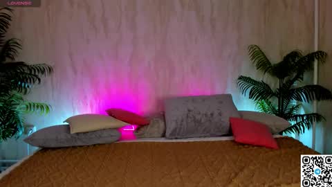 Snapshot of stacy_river chatting on 29, 9, 2025 Stacy Mon Tue Wed Thu Fri Sun GMT GMT 3 1000am - 0400pm online show from 29, 9, 2025