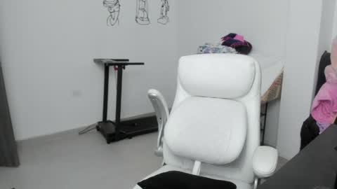 Snapshot of stacy_woods chatting on 8, 5, 2026 Zulma Yisset online show from 8, 5, 2026