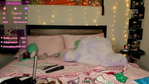Snapshot of stacycakesxo chatting on 8, 2, 2025 StacyCakes online show from 8, 2, 2025