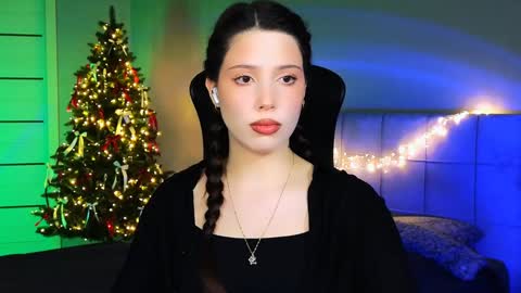 Snapshot of stacygonzales_ chatting on 4, 1, 2025 Bye bye dear See you on December 3st  online show from 4, 1, 2025
