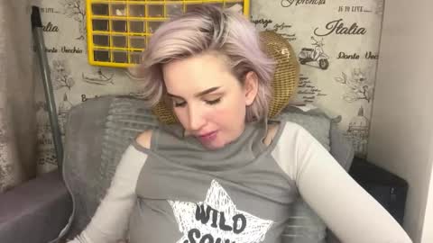 Snapshot of stacytrayler chatting on 6, 3, 2026 Emma online show from 6, 3, 2026