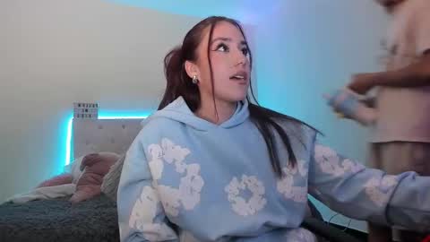 Stand and Rose online show from 20, 3, 2026