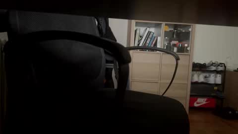 Snapshot of stang_ chatting on 10, 9, 2025 stang_ online show from 10, 9, 2025