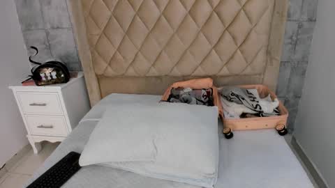 Snapshot of starbutterflyy_ chatting on 12, 10, 2025 STAR online show from 12, 10, 2025