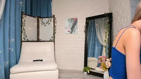 Chloe online show from 11, 5, 2026