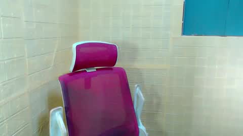 Snapshot of starfuckyut chatting on 8, 11, 2025 juicyFoxCocky online show from 8, 11, 2025