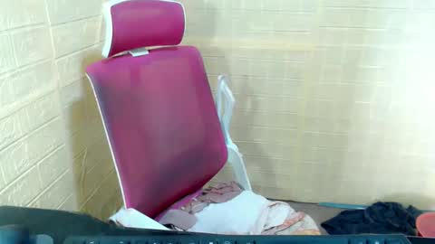 Snapshot of starfuckyut chatting on 15, 11, 2025 juicyFoxCocky online show from 15, 11, 2025