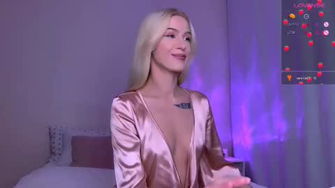 Snapshot of starlightstacey chatting on 25, 10, 2025 Stacey online show from 25, 10, 2025