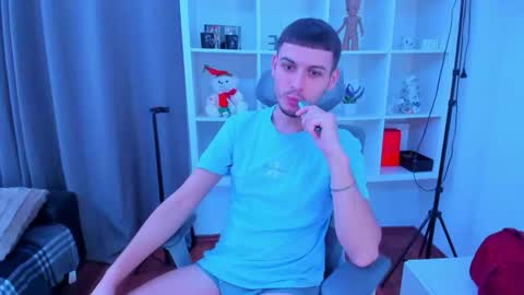 Snapshot of stashott69 chatting on 22, 12, 2025 STAS online show from 22, 12, 2025