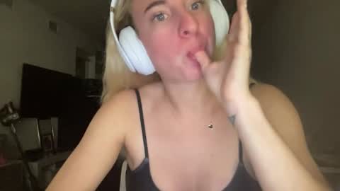 Stassiethatsororitygirl online show from 19, 1, 2026