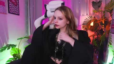 Snapshot of staymonica chatting on 15, 10, 2025 MONICA online show from 15, 10, 2025