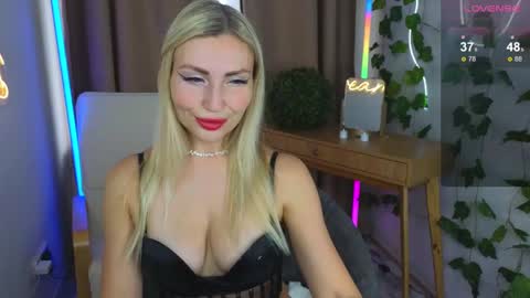 Stella online show from 10, 5, 2026