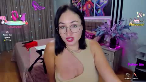 StefanaWinter online show from 4, 10, 2025