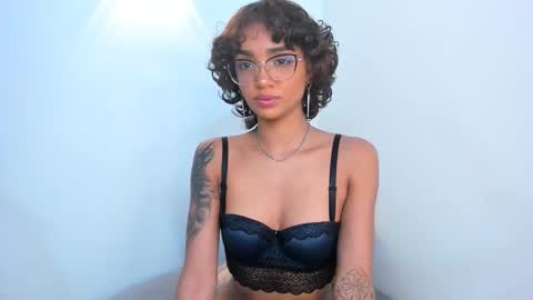 Snapshot of stefania_paz chatting on 25, 9, 2025 Stefania  online show from 25, 9, 2025