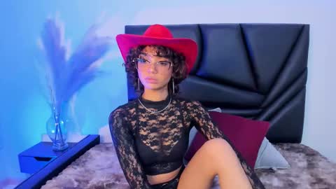 Snapshot of stefania_paz chatting on 27, 9, 2025 Stefania  online show from 27, 9, 2025