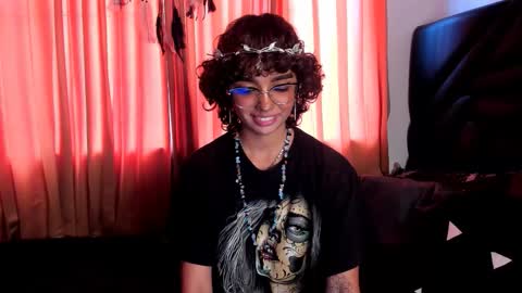 Snapshot of stefania_paz chatting on 22, 10, 2025 Stefania  online show from 22, 10, 2025