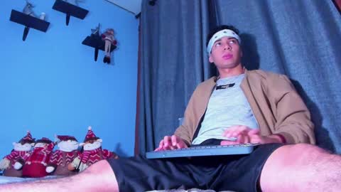Snapshot of stefann_salvatore chatting on 6, 1, 2025 Stefann Salvatore online show from 6, 1, 2025