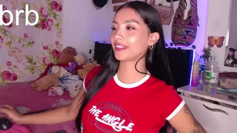 Im MiaIts my first day here  online show from 18, 12, 2024