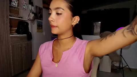 Snapshot of stefanny_pllus chatting on 13, 9, 2025 Im MiaIts my first day here  online show from 13, 9, 2025