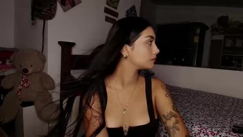 Snapshot of stefanny_pllus chatting on 16, 9, 2025 Im MiaIts my first day here  online show from 16, 9, 2025