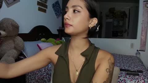 Snapshot of stefanny_pllus chatting on 24, 9, 2025 Im MiaIts my first day here  online show from 24, 9, 2025