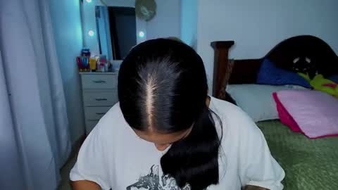 Snapshot of stefanny_pllus chatting on 23, 10, 2025 Im MiaIts my first day here  online show from 23, 10, 2025