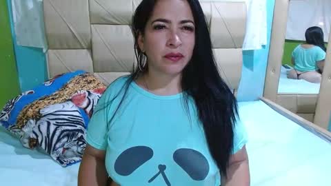 Snapshot of stefanny_taylor chatting on 12, 11, 2025 Stefanny online show from 12, 11, 2025