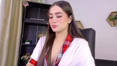 stefannycipriani_ online show from 3, 5, 2026