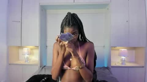 stefannyevans_ online show from 4, 6, 2026