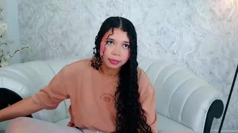 Stefany Gomez  online show from 14, 12, 2025