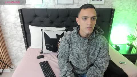 stefany_pablo1 online show from 31, 1, 2025