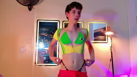 stefany piink online show from 13, 5, 2026